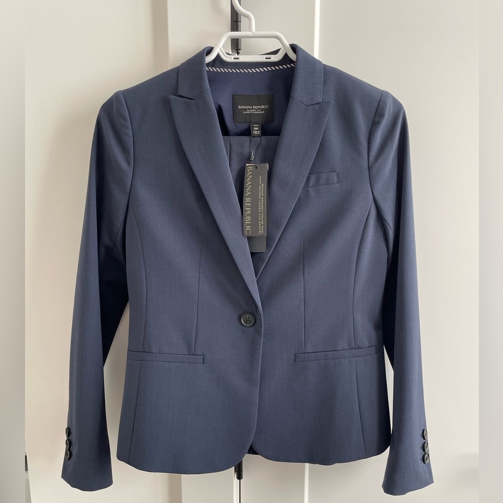 Banana Republic 2 Piece Suit Classic Fit Italian Wool